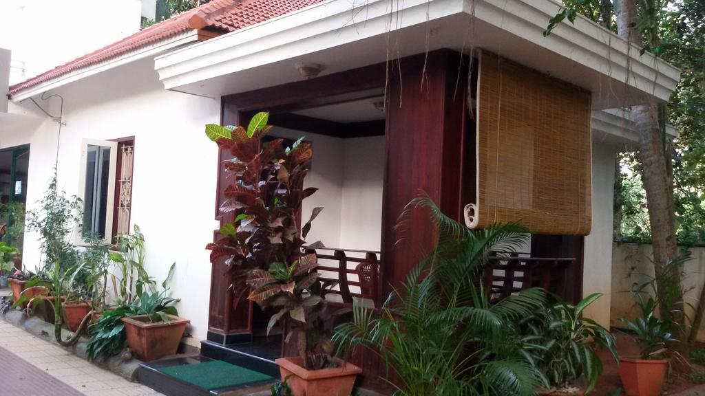 Raja Park Beach Resort Varkala Exteriör bild