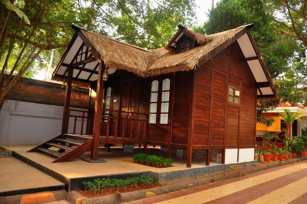 Raja Park Beach Resort Varkala Exteriör bild