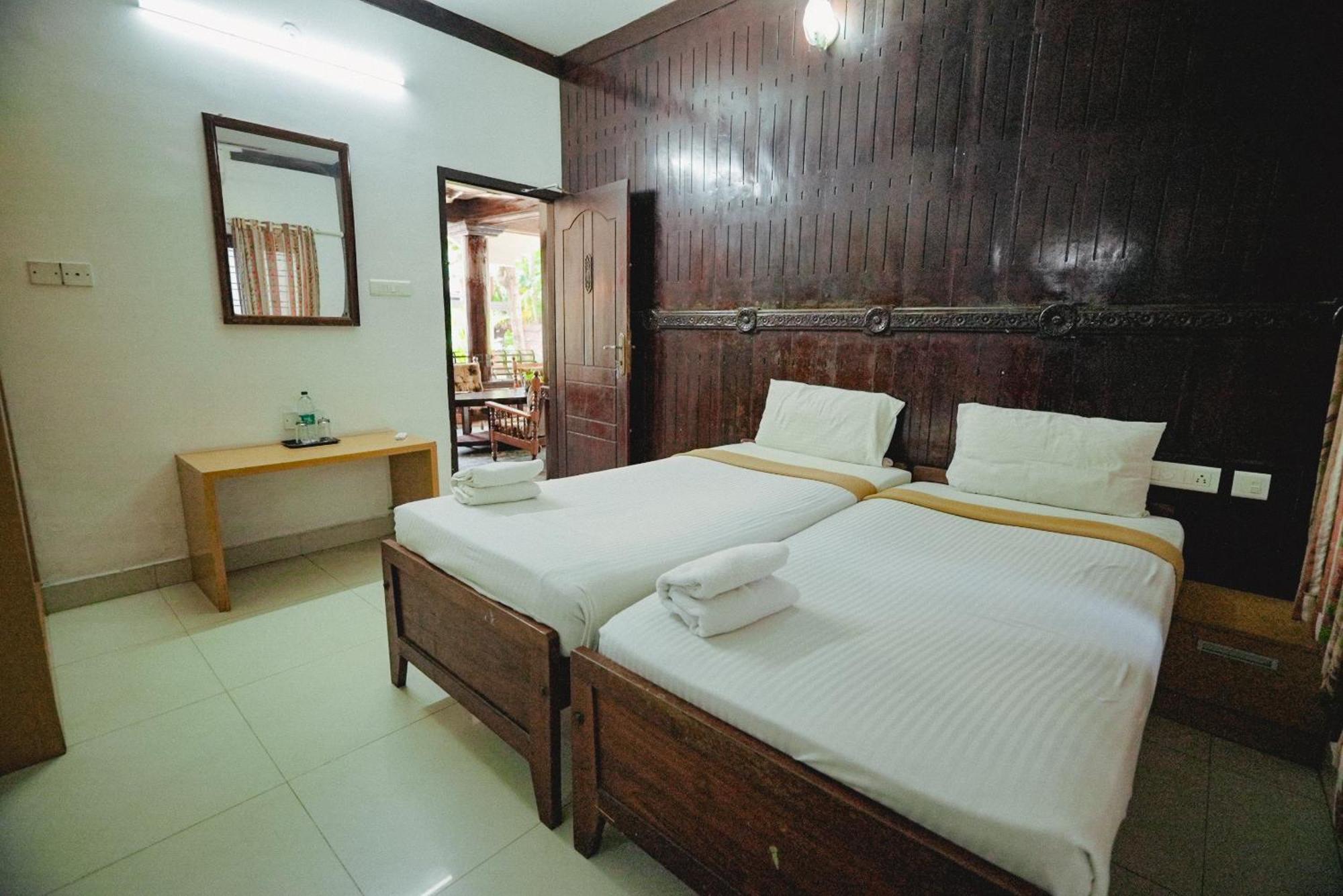 Raja Park Beach Resort Varkala Exteriör bild
