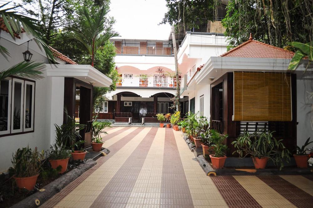 Raja Park Beach Resort Varkala Exteriör bild