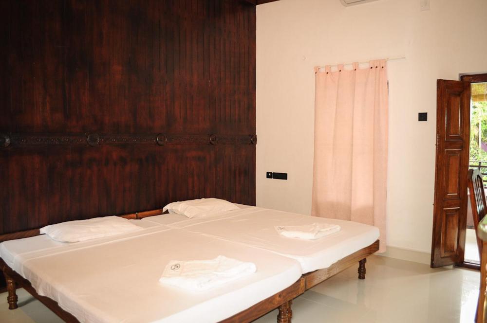 Raja Park Beach Resort Varkala Rum bild